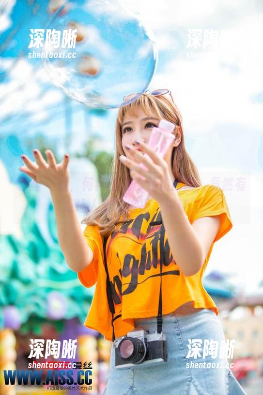 爱丝 - 看,何冉的夏日私拍原图,竟然有点让人难以抗拒,神奇。 爱丝 - 看,何冉的夏日私拍原图,竟然有点让人难以抗拒,神奇。
