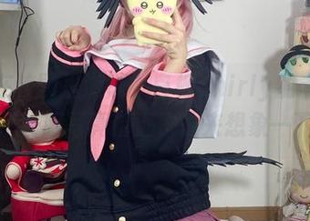 是谁在校园里游荡？白栎Shirly的丰川祥子校服写真精选，快来想象一下