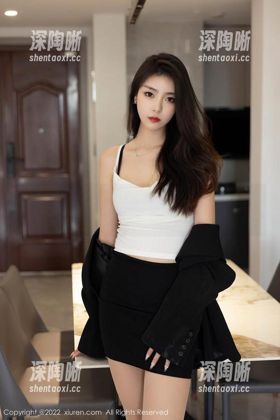 秀人网 - 当私拍遇上肉丝：MODEL伊若的‘佳肴’