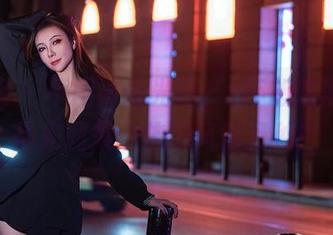 秀人网 – 不用神仙光环，z杯悠悠黑丝无圣光图集中依旧风情万种！