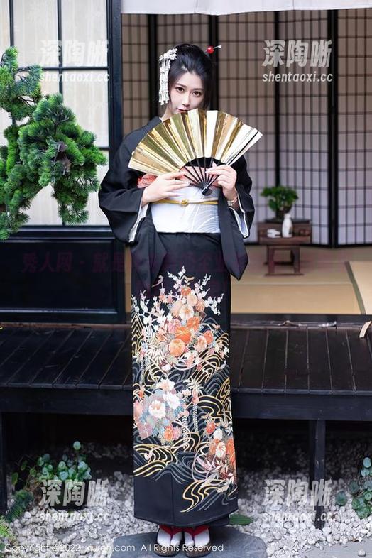 秀人网 - 就是阿朱啊的企业家制服：原图里的精英气息！