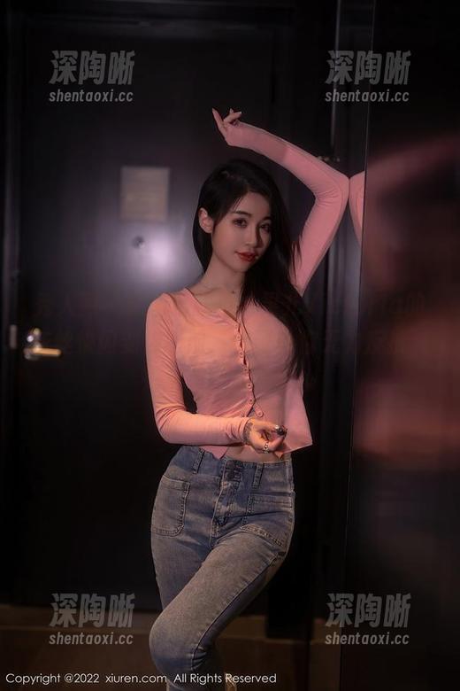 秀人网 - 原图已就位，果儿Victoria的灰丝快闪到你眼前，保证让你无力反抗，抓紧小板凳！