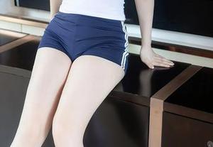秀人网 – 在这组写真里，糯美子nini的美腿好像能说话，难道它在暗示什么？