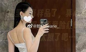微密圈 – 店里没有样品了，真心希望能找到那么好看的礼服，毕竟脸红Dearie的写真图片太撩了吧…
