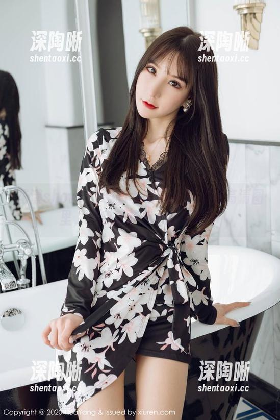 花漾show - 葛征Model在夏日的高清图里,白和蓝是我心头的烙印 花漾show - 葛征Model在夏日的高清图里,白和蓝是我心头的烙印