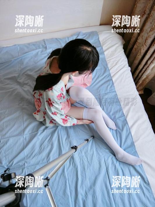 西尔酱灰丝写真,可别期待有啥精彩 西尔酱灰丝写真,可别期待有啥精彩