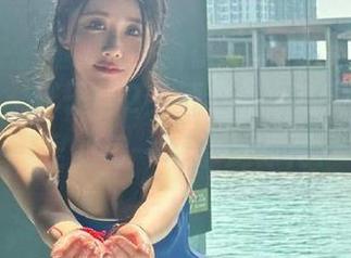 微密圈 – 轩子巨2兔酒红礼服的写真，资源里的每一帧都是惊艳！