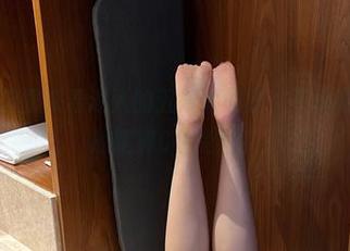 微密圈 – 原图来看迷人的五姨太的腿，不怕腿部受轻视的腿界C位登场！