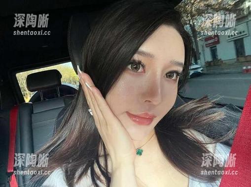 微密圈 - 金希儿的图集：臭弟弟们，今天谁更辣？