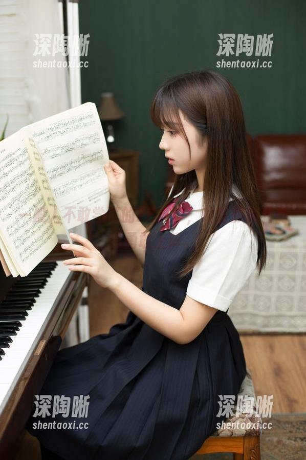 一般人不敢尝试的2B婚纱，镜酱却抱着高清勇敢上阵。