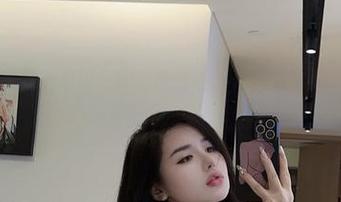 微密圈 – 又是一组阿色的半腿红丝，美图资源似乎总能带给人无尽的期待。