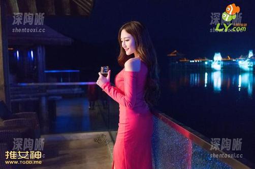 青豆客 - 一脚踏出,魏扭扭的美足写真竟然成了我的桌面壁纸! 青豆客 - 一脚踏出,魏扭扭的美足写真竟然成了我的桌面壁纸!