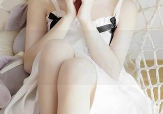 香川澪的定制写真：在霞之丘诗羽中，花与风的低语好似201号镜头。