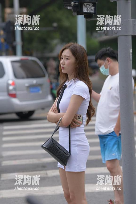 魔镜街拍 - 新鲜出炉！婷婷带来寒风肉丝美人套图更新，画面太美，我要收藏！